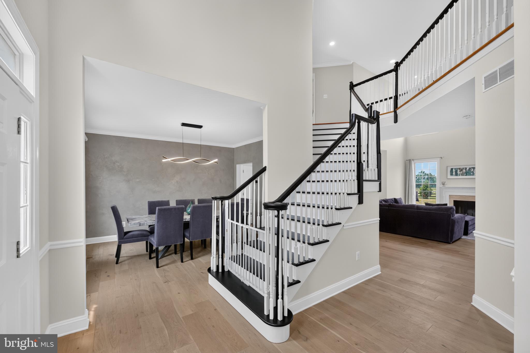 5 DORCHESTER LANE