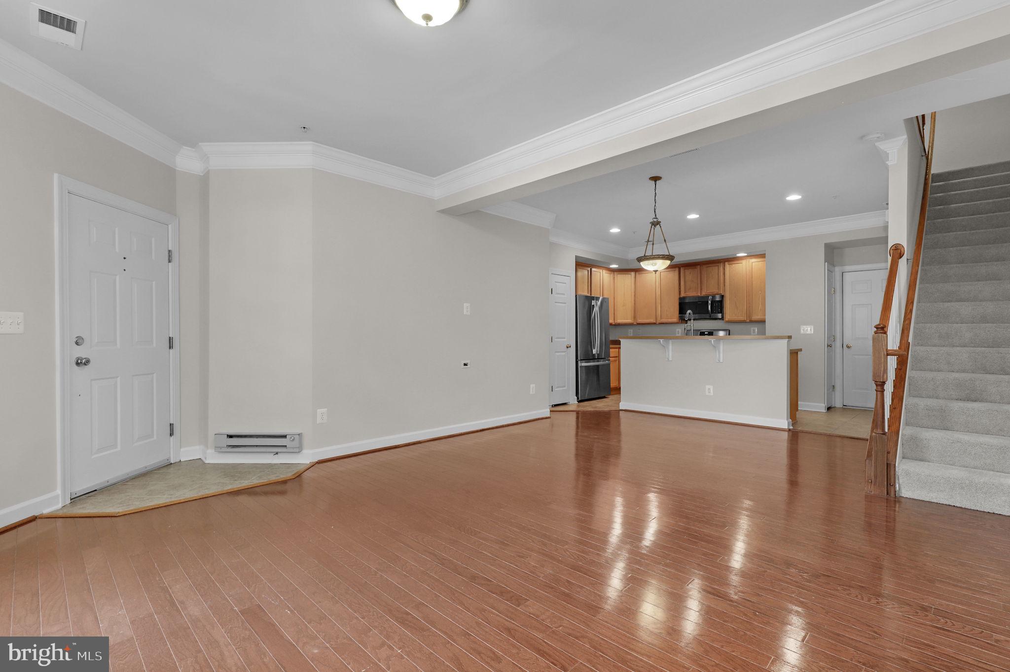 585 ODENDHAL AVENUE 585