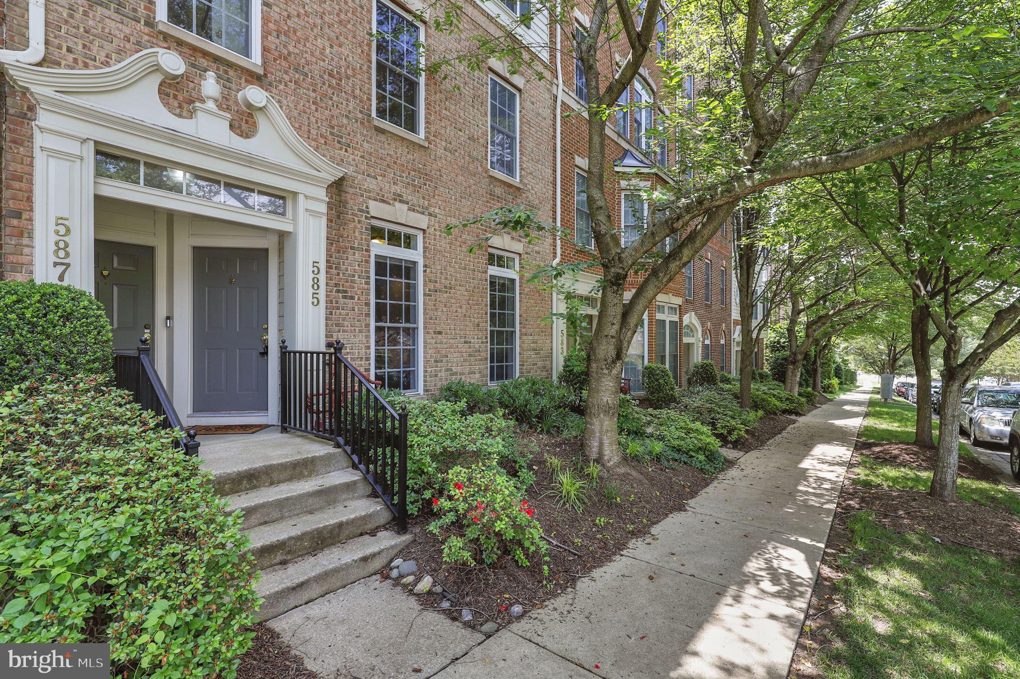 585 ODENDHAL AVENUE 585