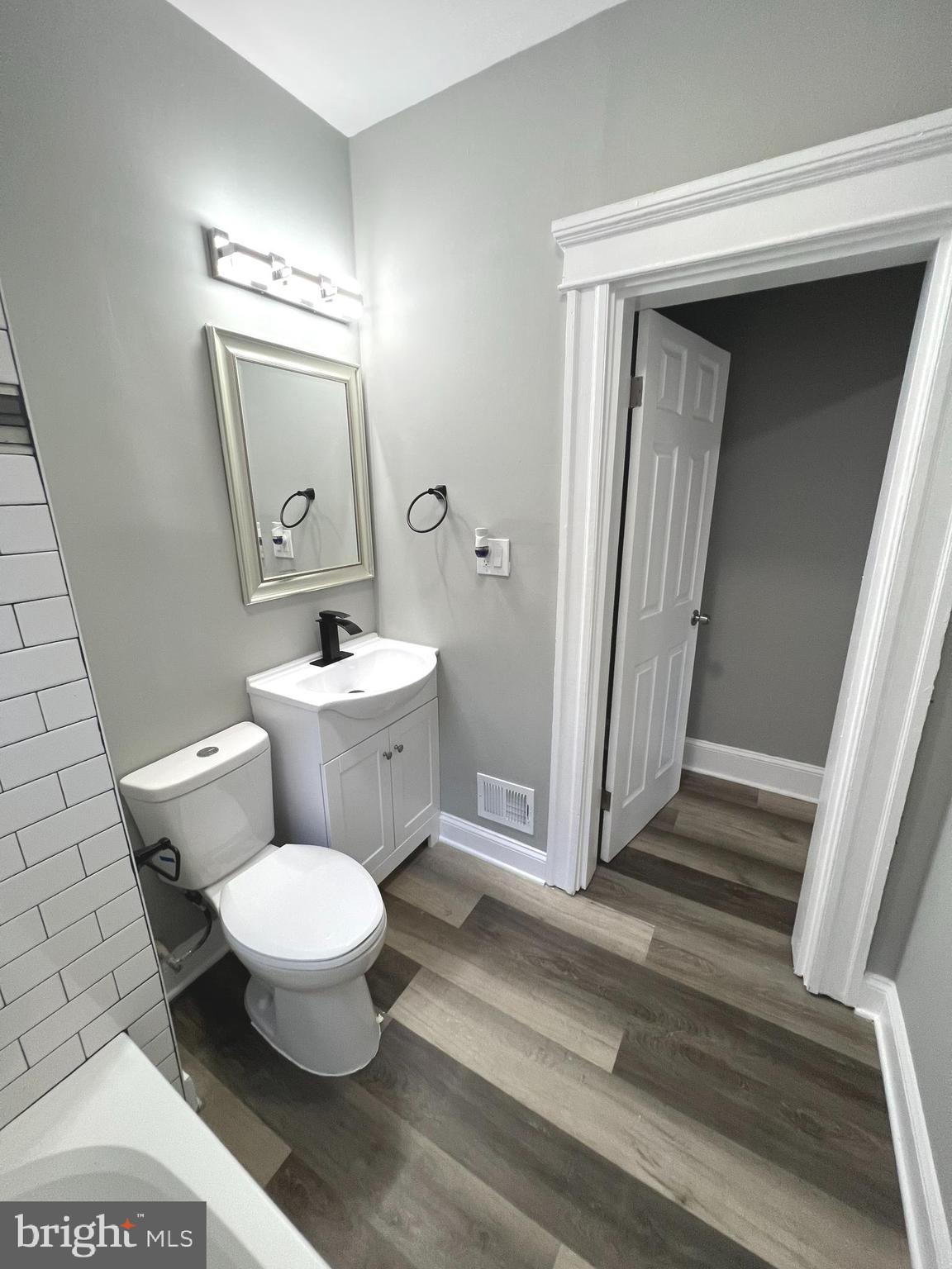 CHARLES VILLAGE - Residential Lease