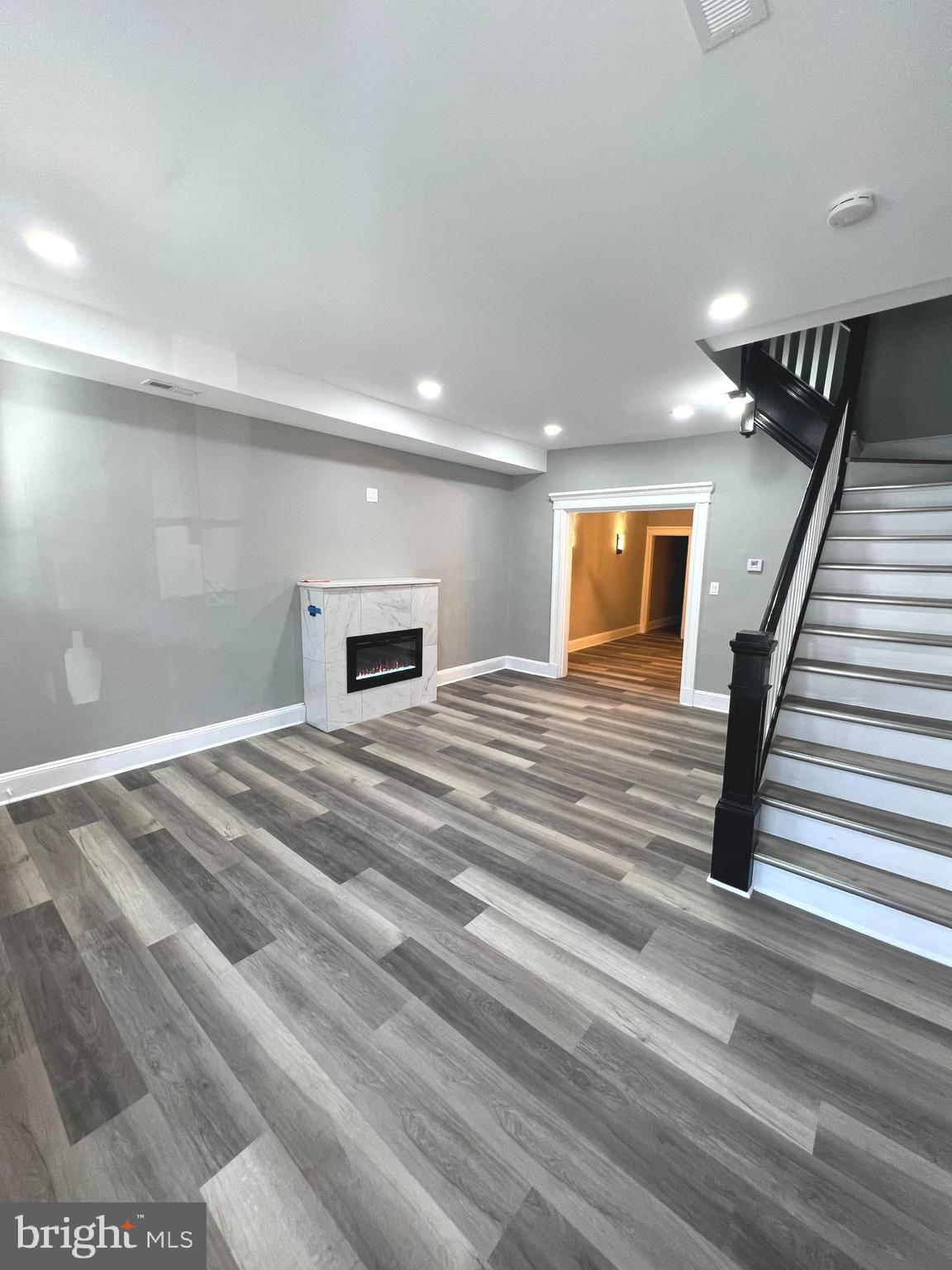 CHARLES VILLAGE - Residential Lease