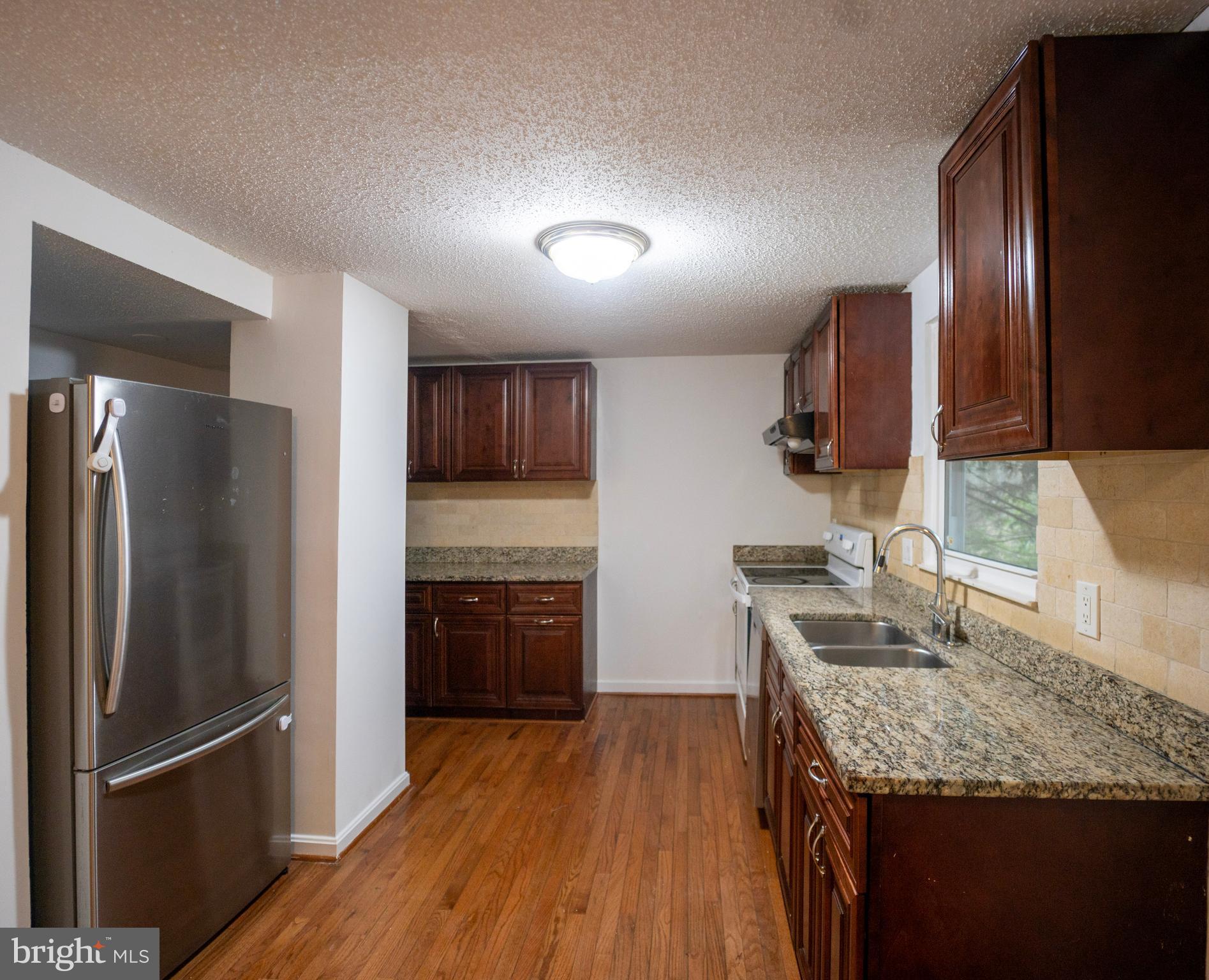 8188 CURVING CREEK COURT