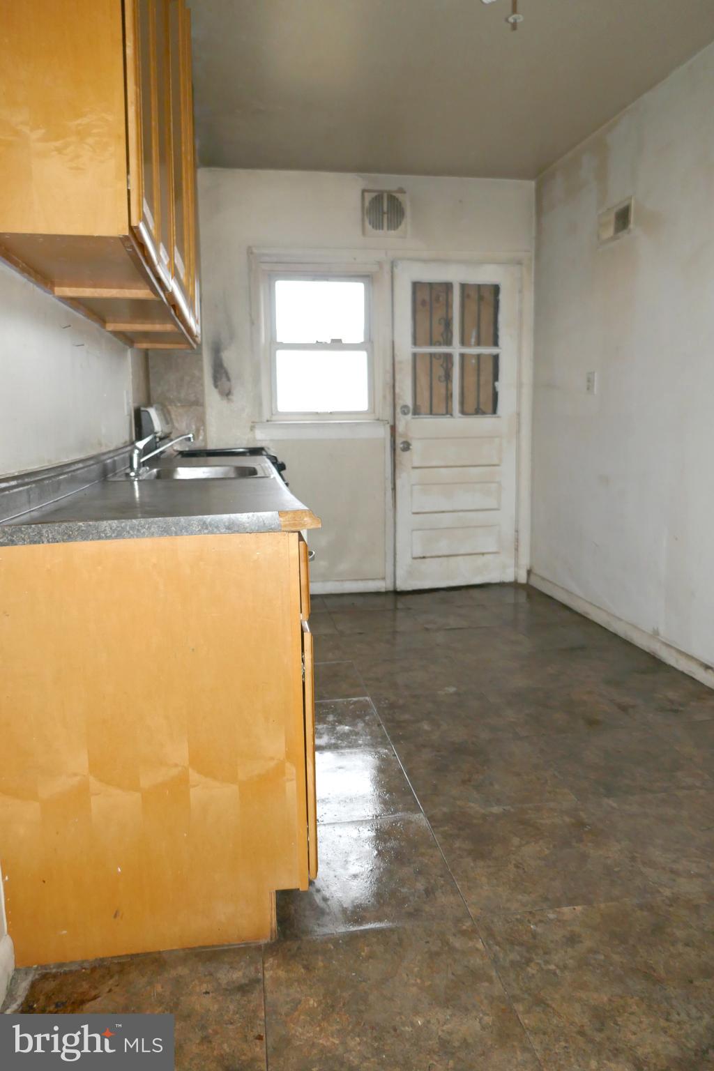 IDLEWOOD - Residential