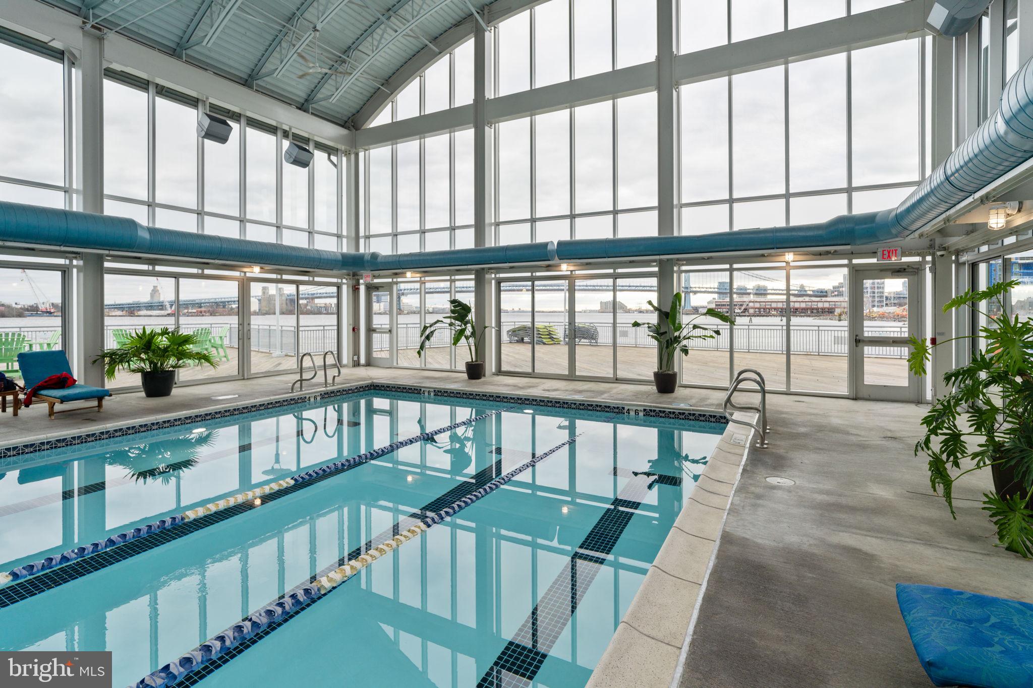 WATERFRONT SQUARE - Residential