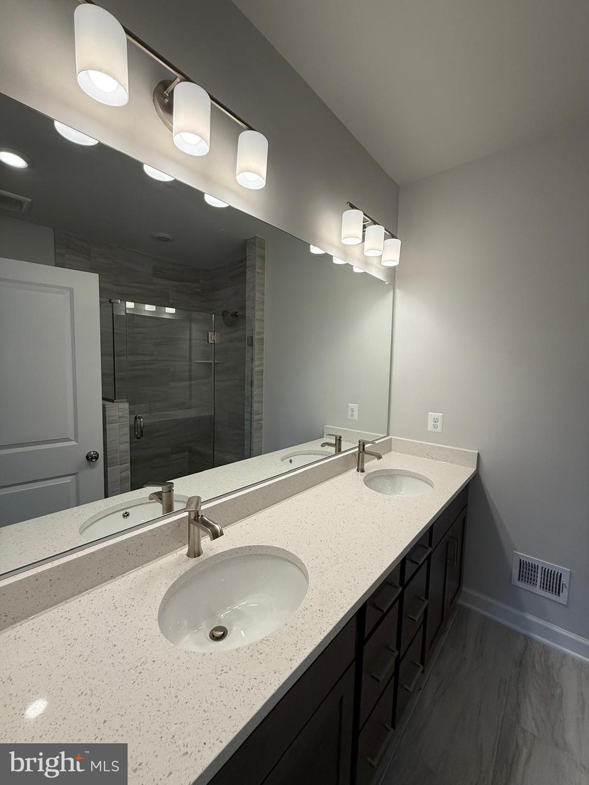 ENCLAVE AT FAIR LAKES - Residential Lease