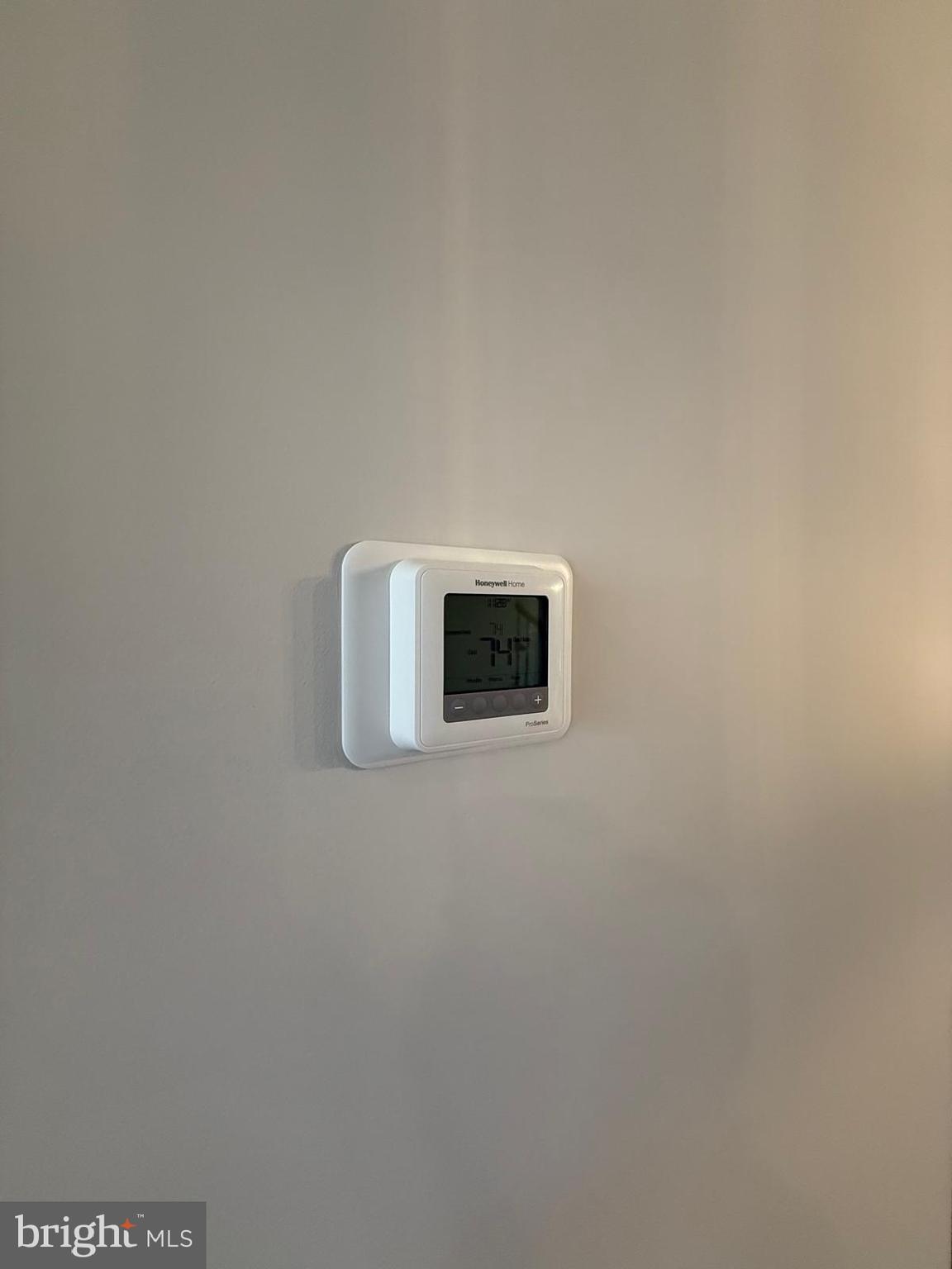 ENCLAVE AT FAIR LAKES - Residential Lease