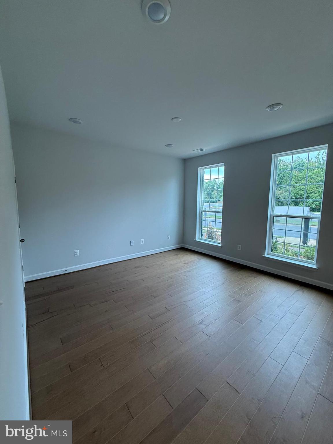 ENCLAVE AT FAIR LAKES - Residential Lease