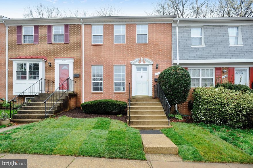 LOCATION! LOCATION!New Carpet, Newly Painted, Brazilian HWD just refinished.Just landscaped. New, never used SS gas range and fridge.Bosch dishwasher just a few yrs.old.New furnace. Newer AC. AirScrubber.  Bonus room in the the LL that can be a guest room or office. Sit on the deck and look out to the golf course. Close to MOSAIC DISTRICT, METRO and 495/66. SEE TOUR TAB for interactive floor plan.