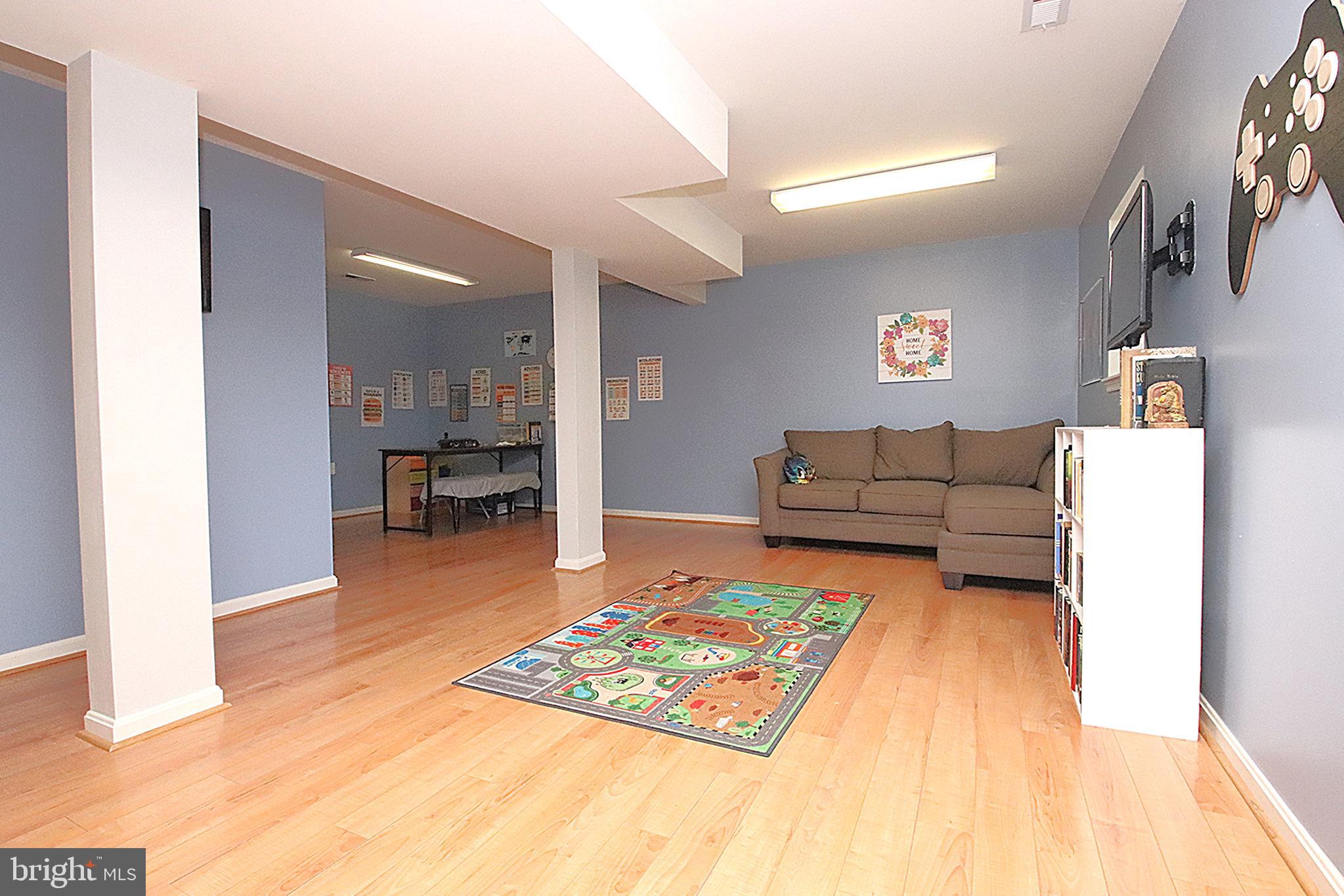 STERLING OAKS - Residential