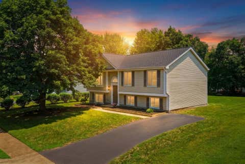Homes For Rent - 202 Leslie Court<br/> STERLING, VA 20164