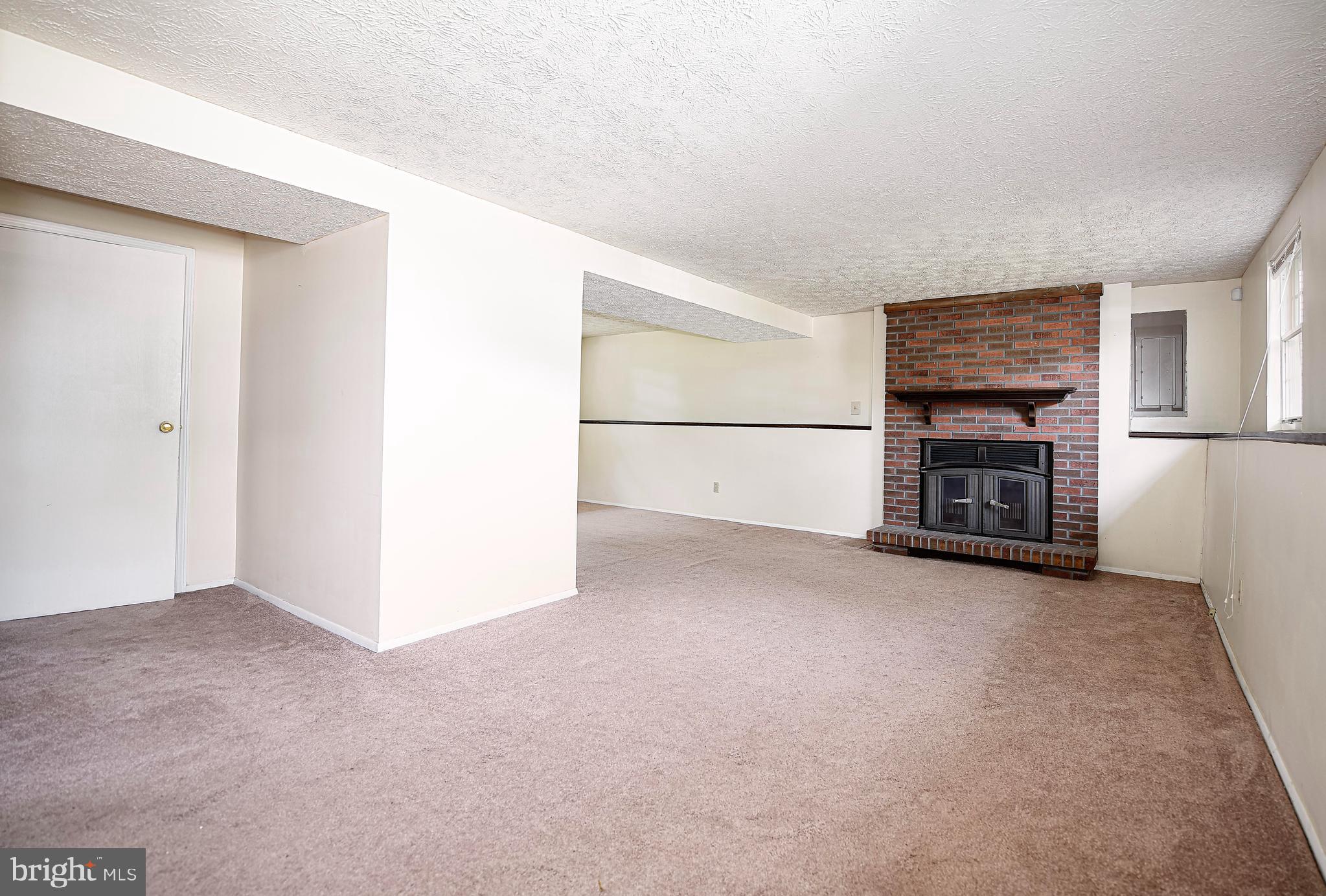 WOODBRIDGE CENTER - Residential