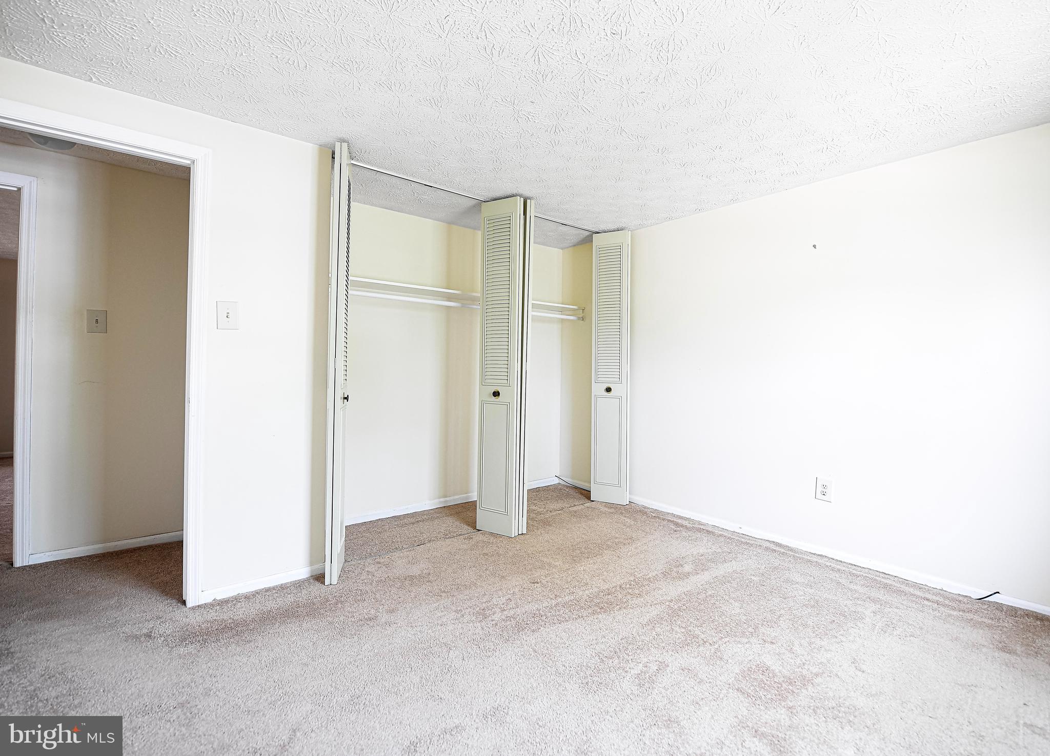 WOODBRIDGE CENTER - Residential