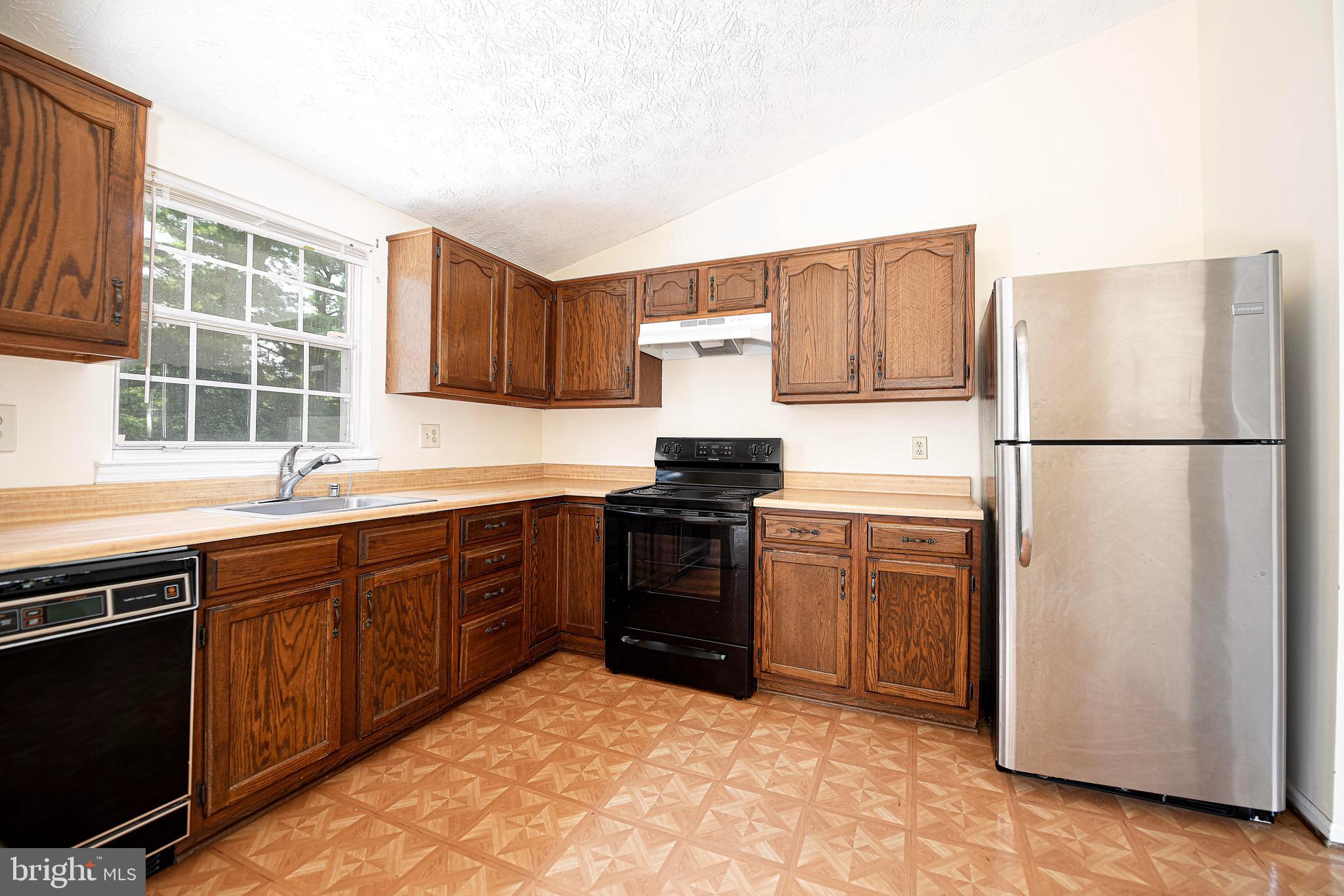 WOODBRIDGE CENTER - Residential