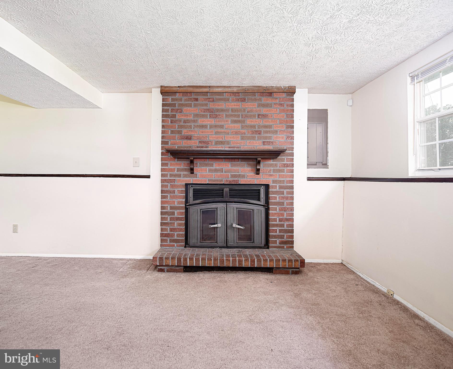 WOODBRIDGE CENTER - Residential