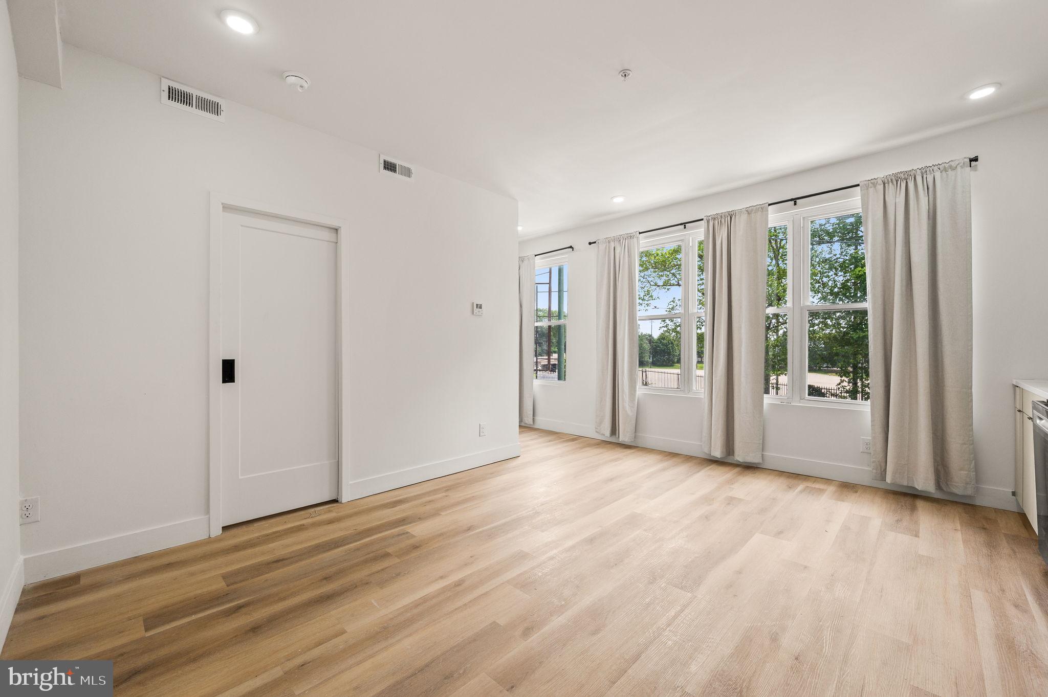 WEST PHILADELPHIA - Commercial Sale