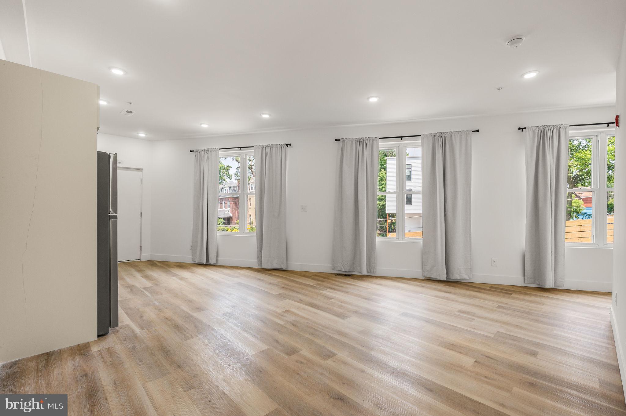 WEST PHILADELPHIA - Commercial Sale