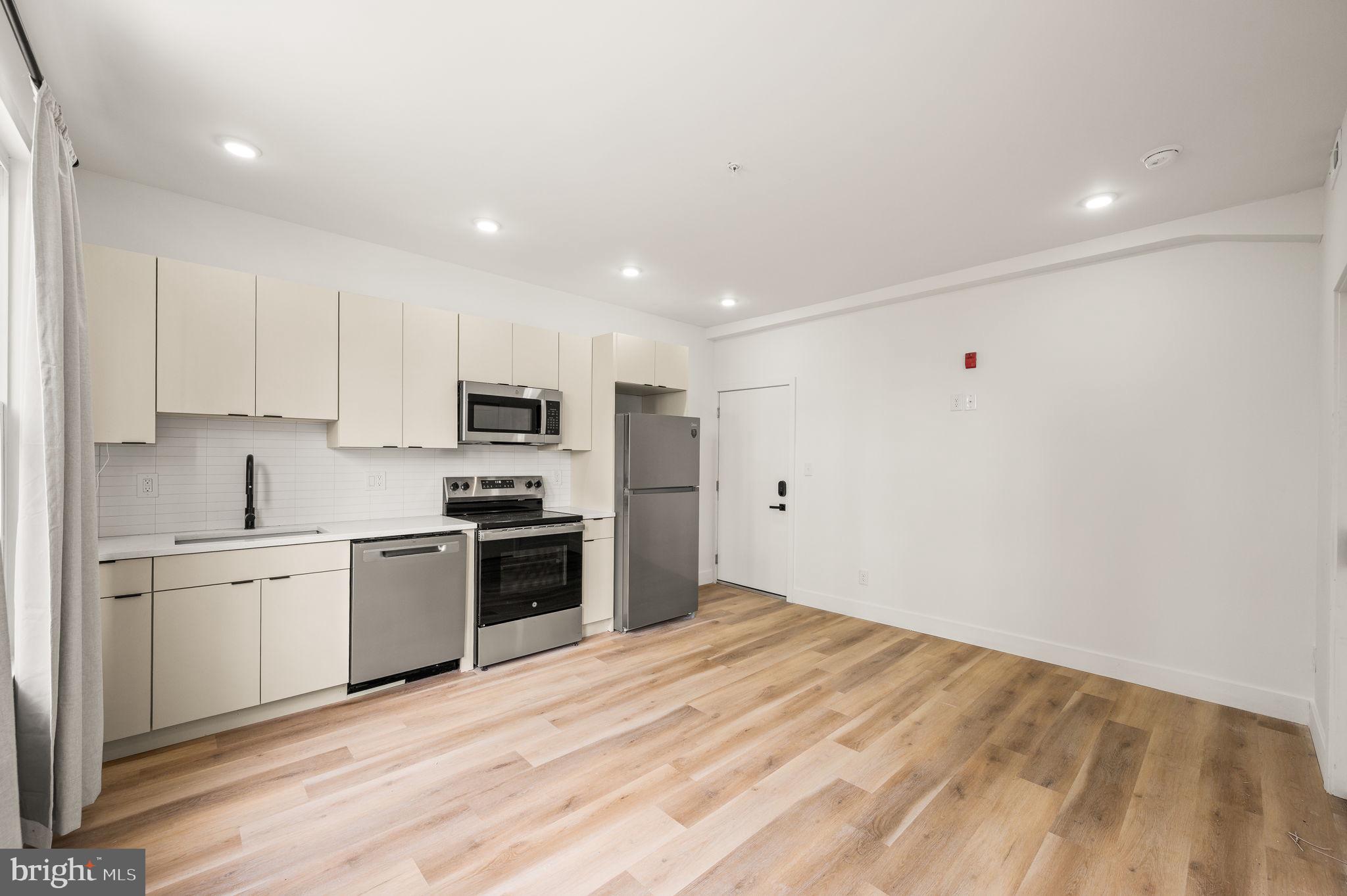 WEST PHILADELPHIA - Commercial Sale