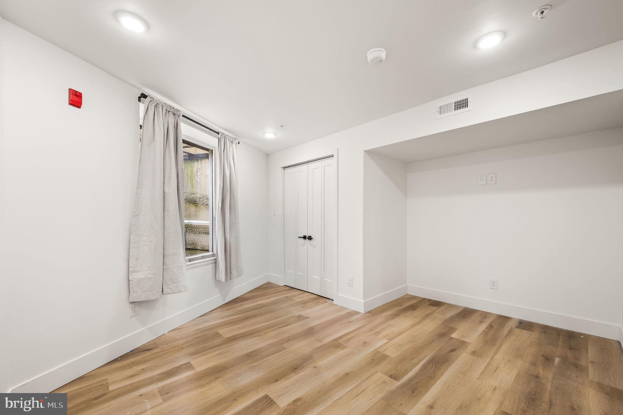 WEST PHILADELPHIA - Commercial Sale