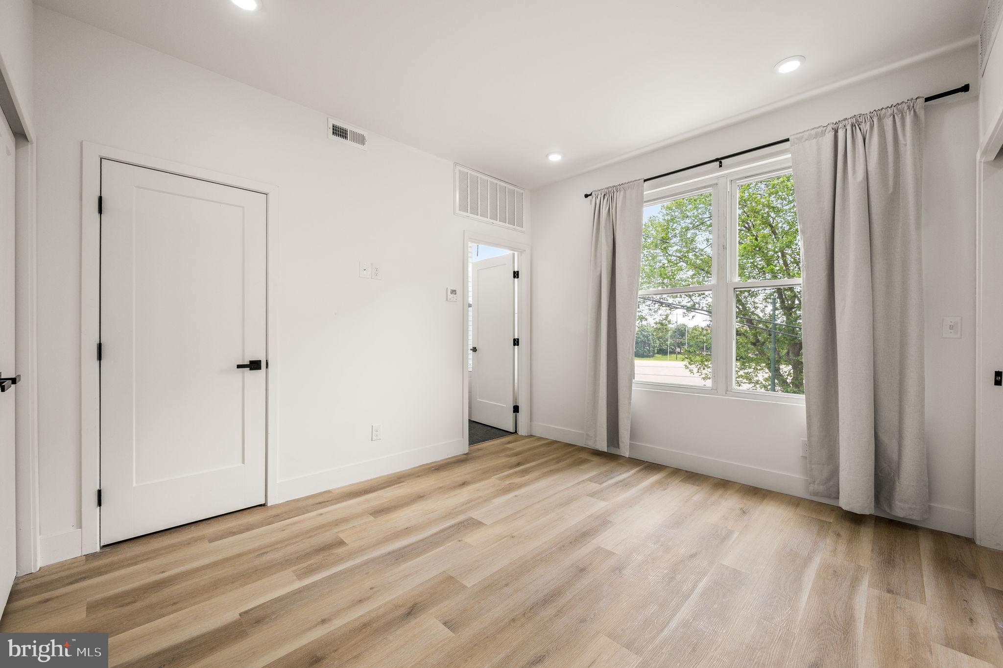 WEST PHILADELPHIA - Commercial Sale