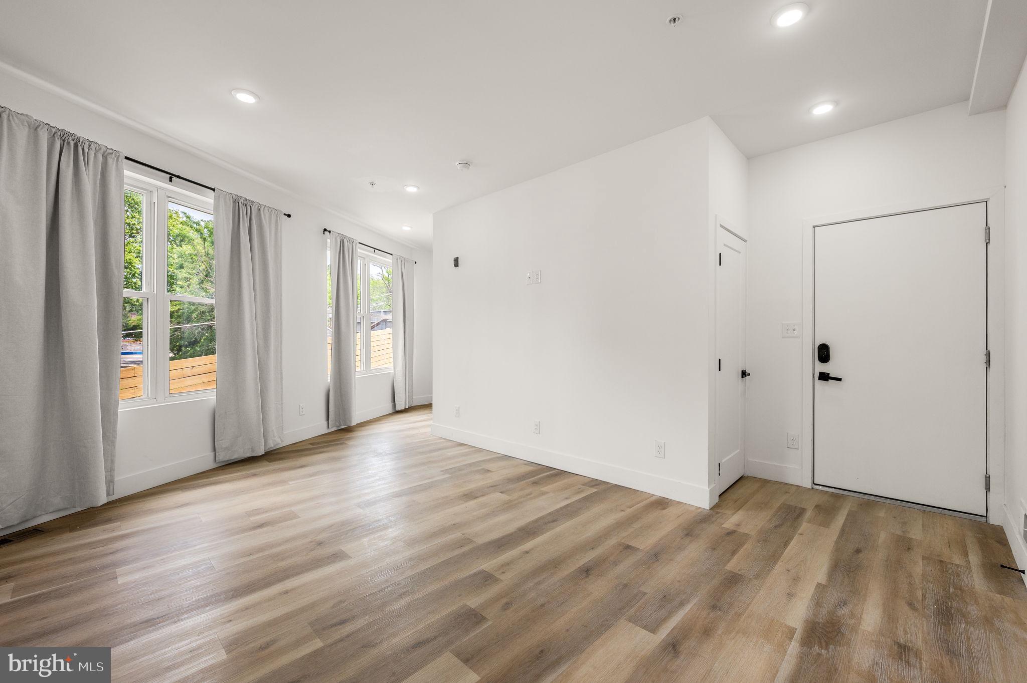 WEST PHILADELPHIA - Commercial Sale