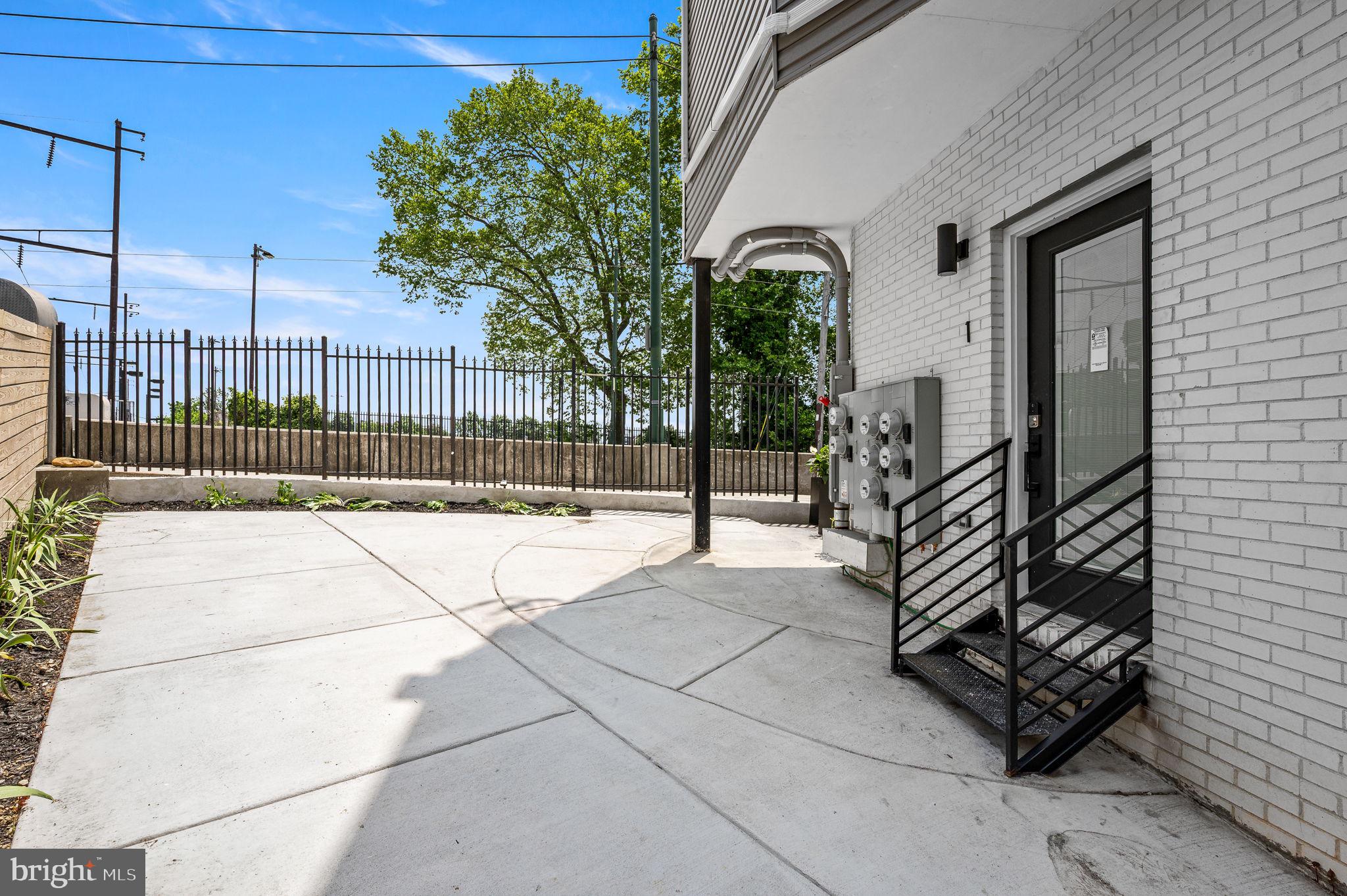 WEST PHILADELPHIA - Commercial Sale