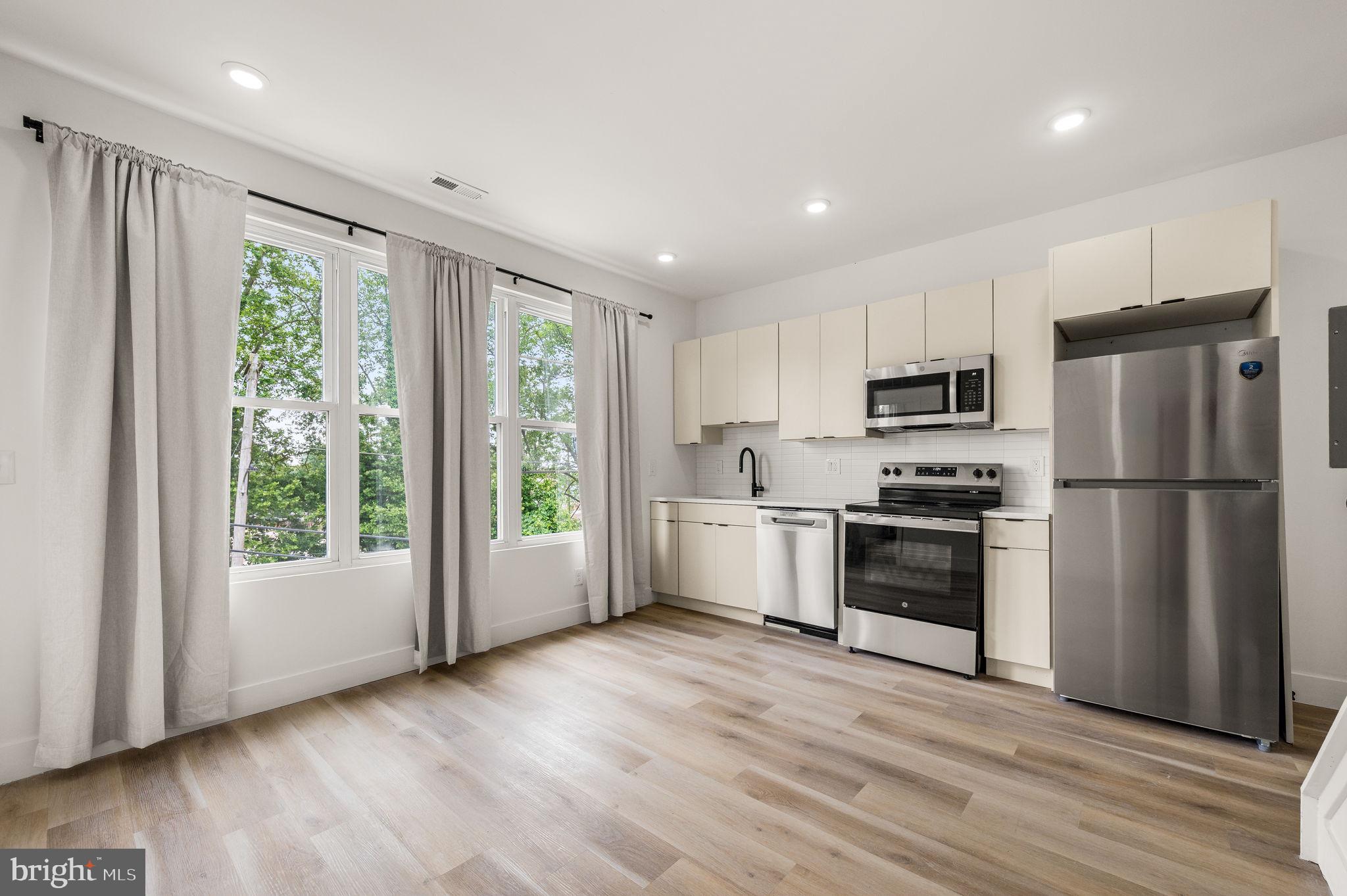 WEST PHILADELPHIA - Commercial Sale