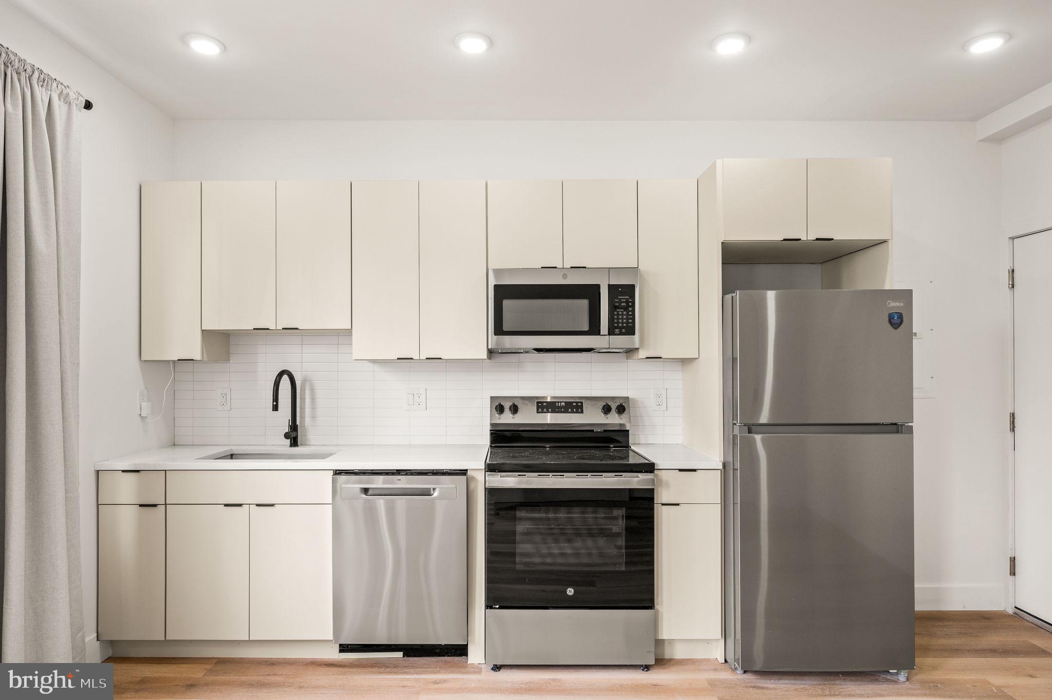 WEST PHILADELPHIA - Commercial Sale