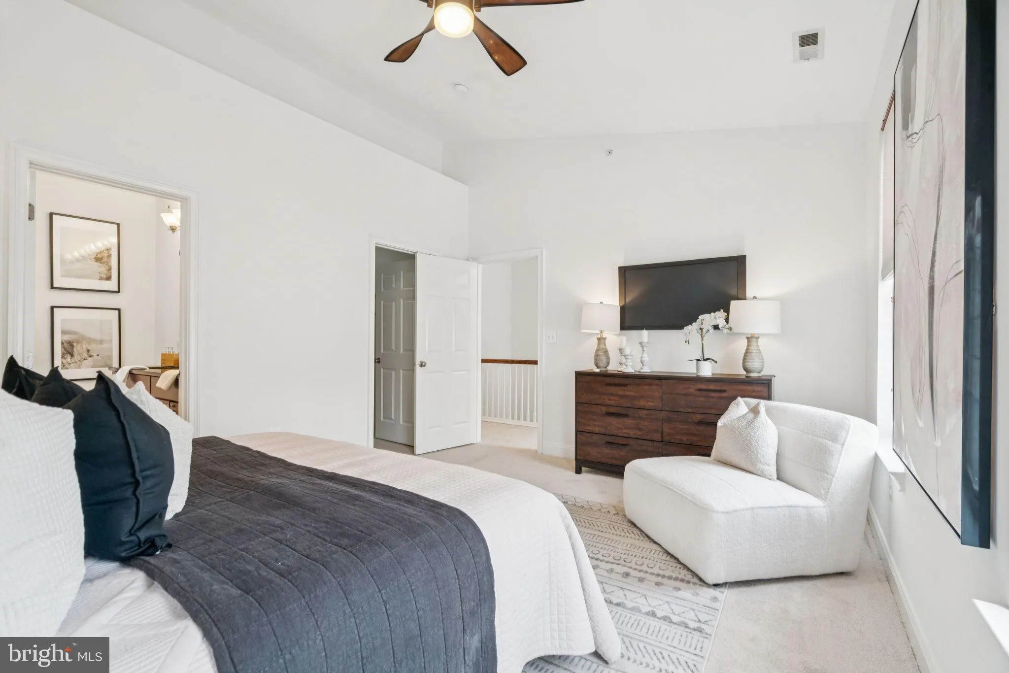 Philadelphia, Pennsylvania 19146, United States, 3 Bedrooms Bedrooms, ,3 BathroomsBathrooms,Residential,Active,165861