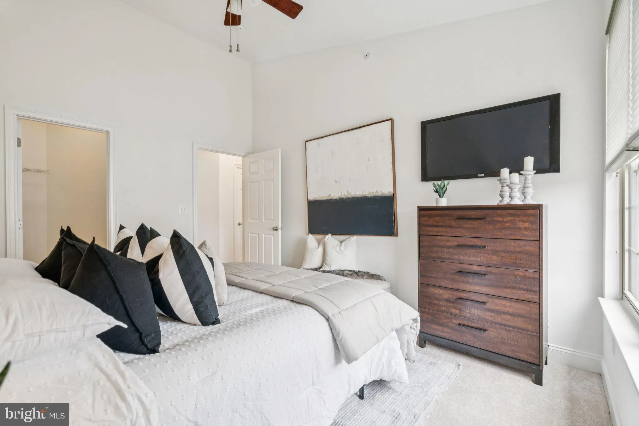 Philadelphia, Pennsylvania 19146, United States, 3 Bedrooms Bedrooms, ,3 BathroomsBathrooms,Residential,Active,165861