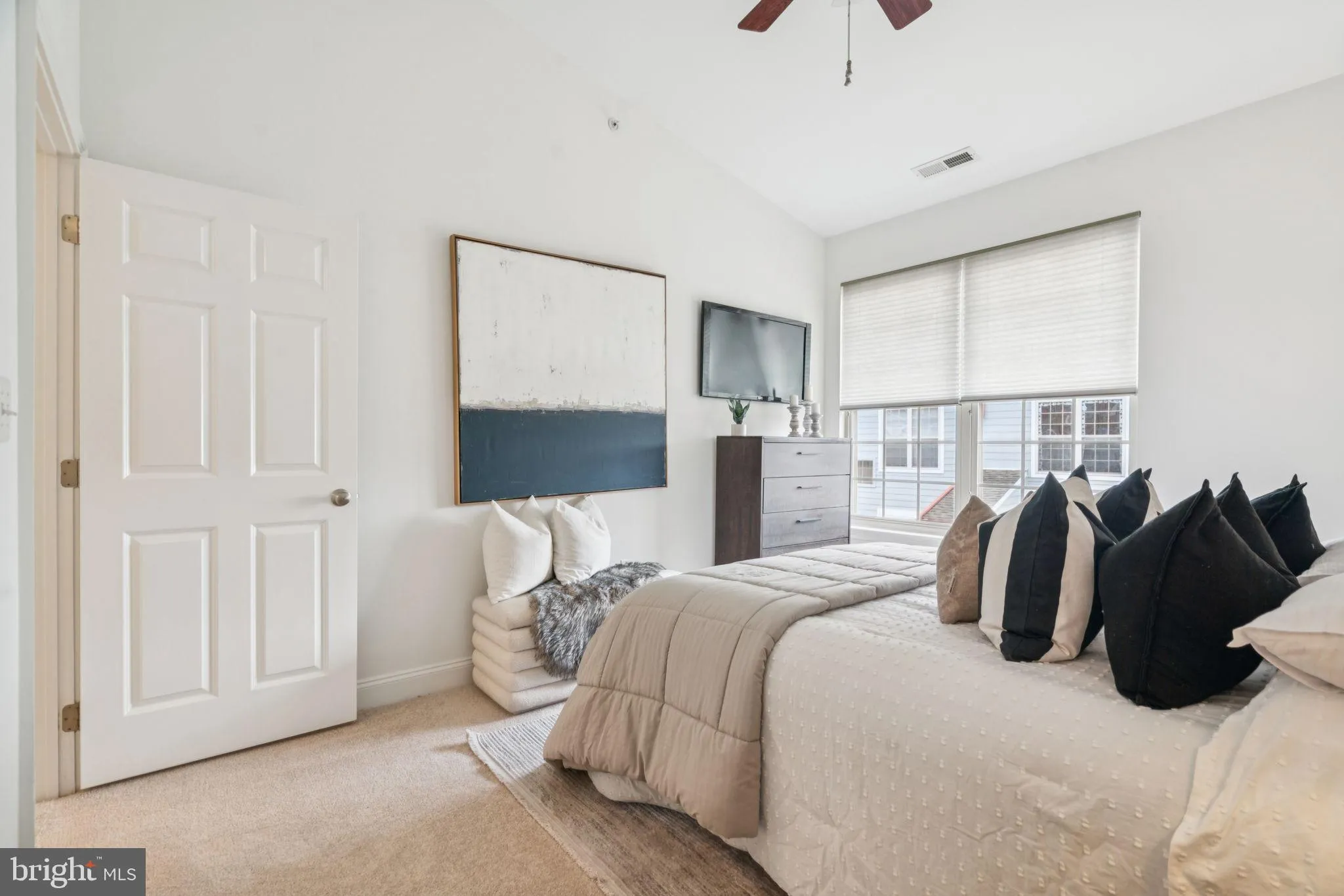 Philadelphia, Pennsylvania 19146, United States, 3 Bedrooms Bedrooms, ,3 BathroomsBathrooms,Residential,Active,165861