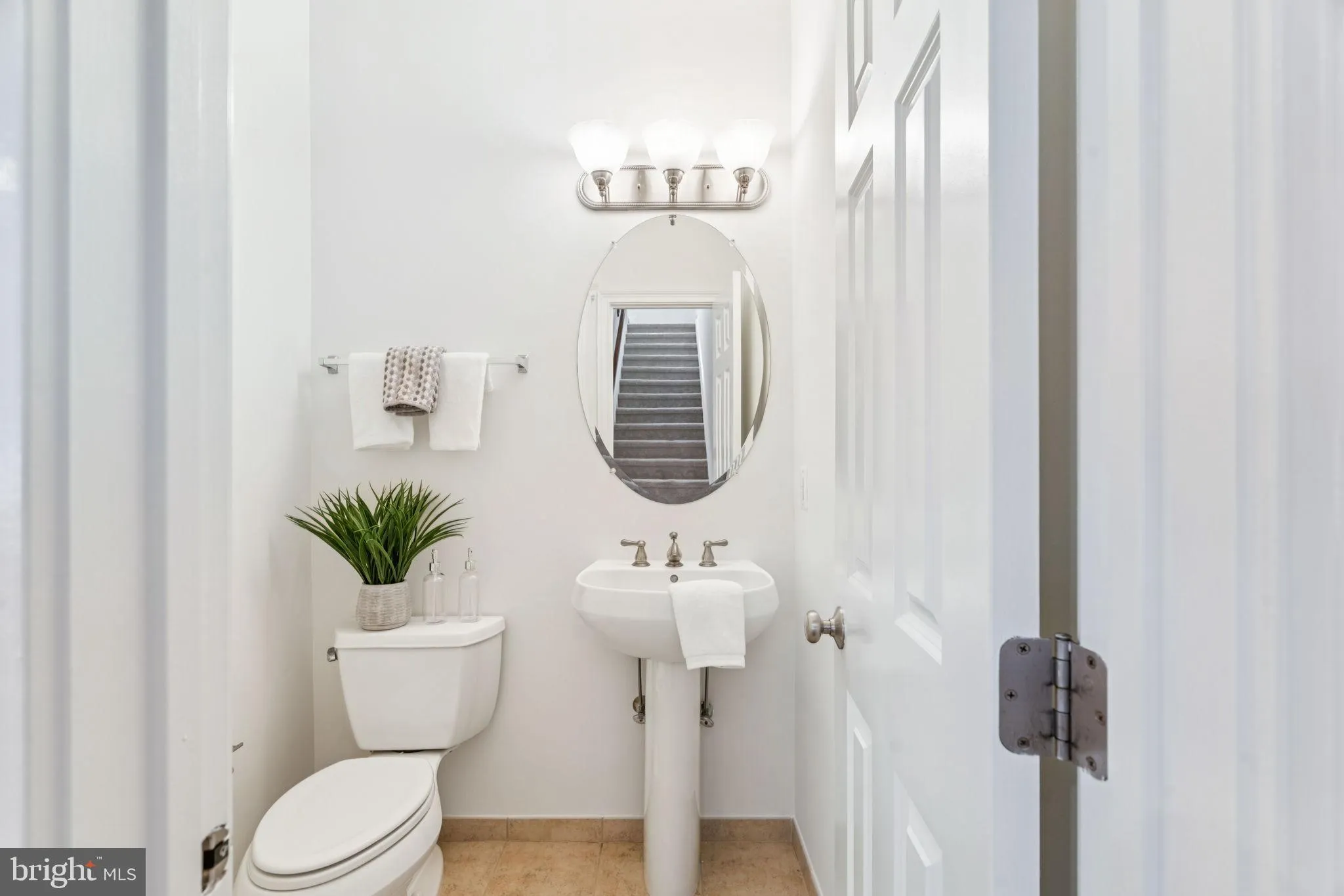 Philadelphia, Pennsylvania 19146, United States, 3 Bedrooms Bedrooms, ,3 BathroomsBathrooms,Residential,Active,165861