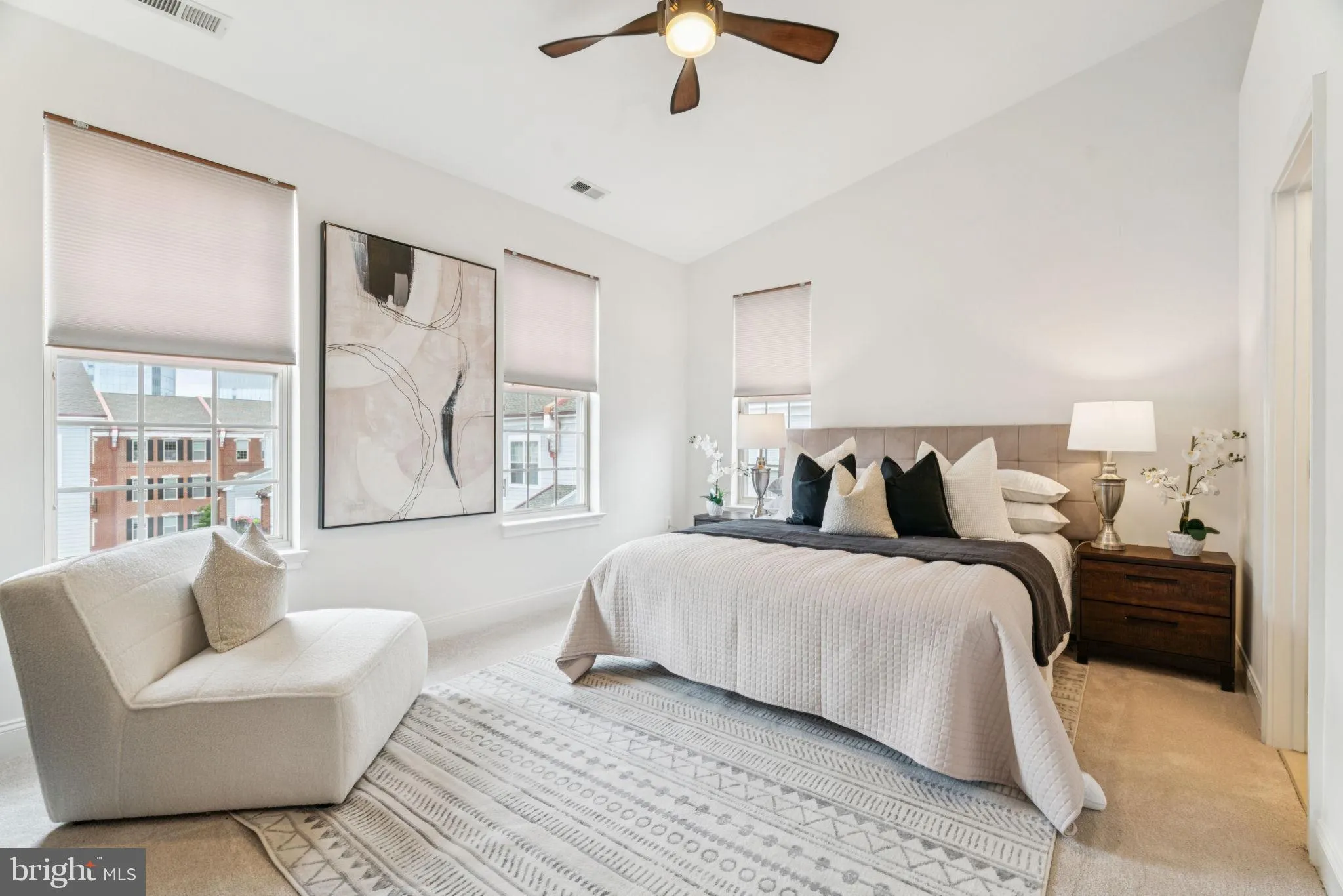 Philadelphia, Pennsylvania 19146, United States, 3 Bedrooms Bedrooms, ,3 BathroomsBathrooms,Residential,Active,165861