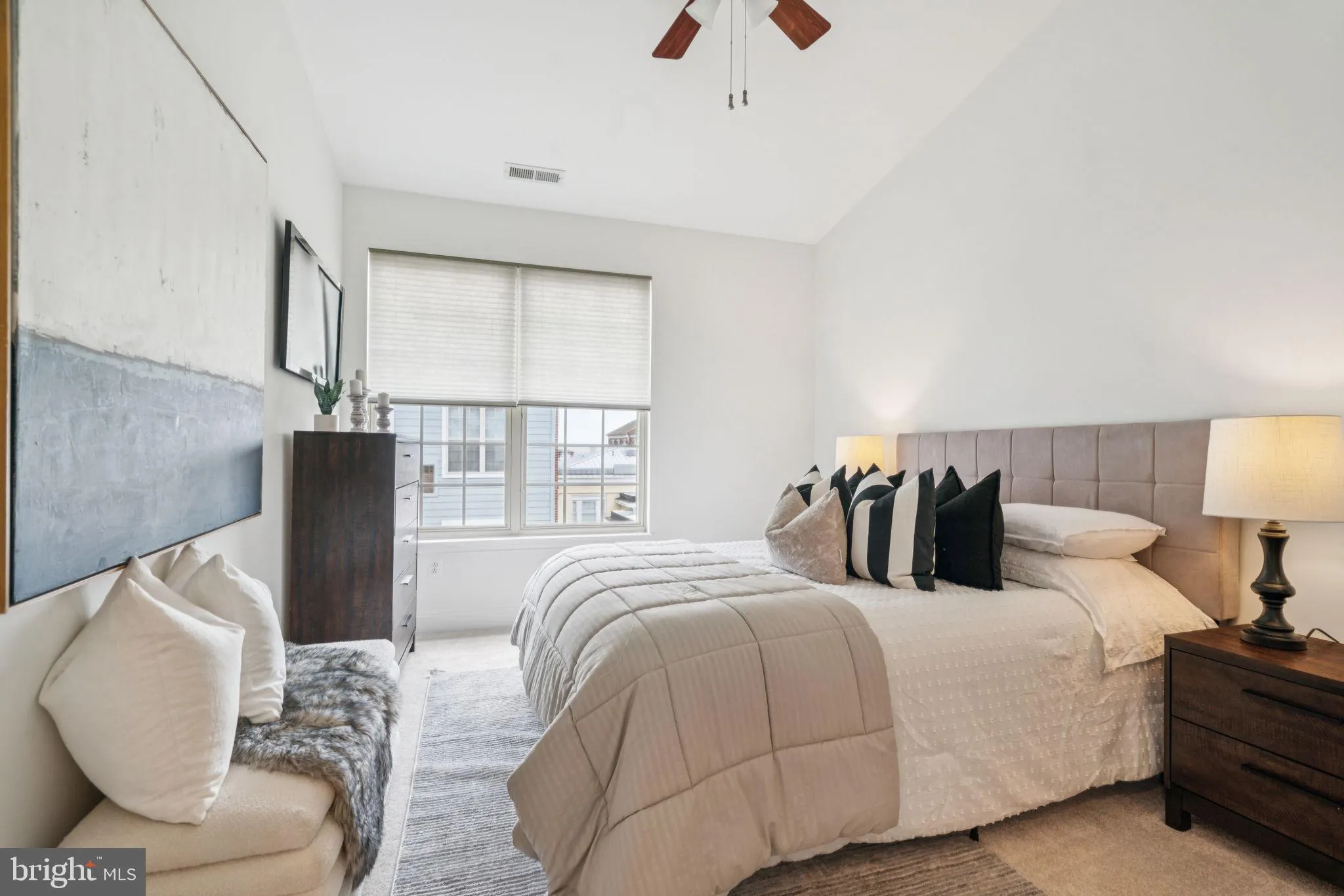 Philadelphia, Pennsylvania 19146, United States, 3 Bedrooms Bedrooms, ,3 BathroomsBathrooms,Residential,Active,165861