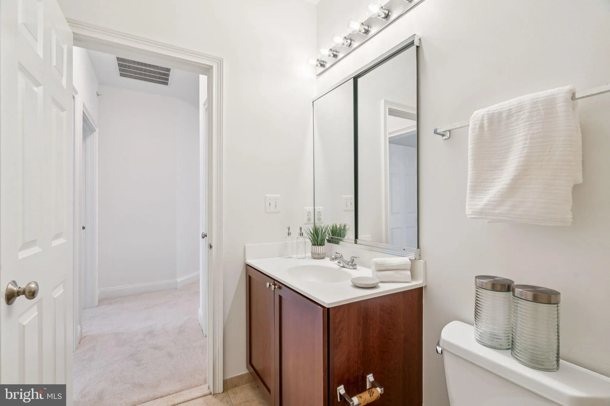 Philadelphia, Pennsylvania 19146, United States, 3 Bedrooms Bedrooms, ,3 BathroomsBathrooms,Residential,Active,165861