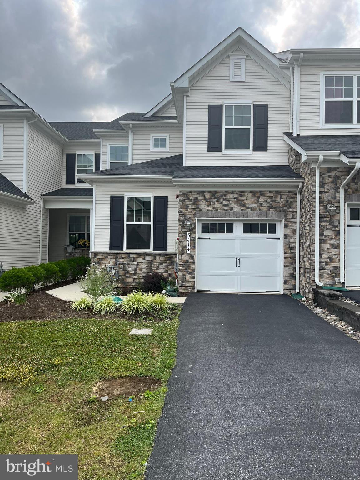 BYERS STATION - Residential Lease