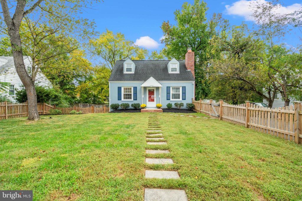 Photo of 5005 Rosemont Avenue, ALEXANDRIA, VA 22309 (MLS # VAFX2273322)