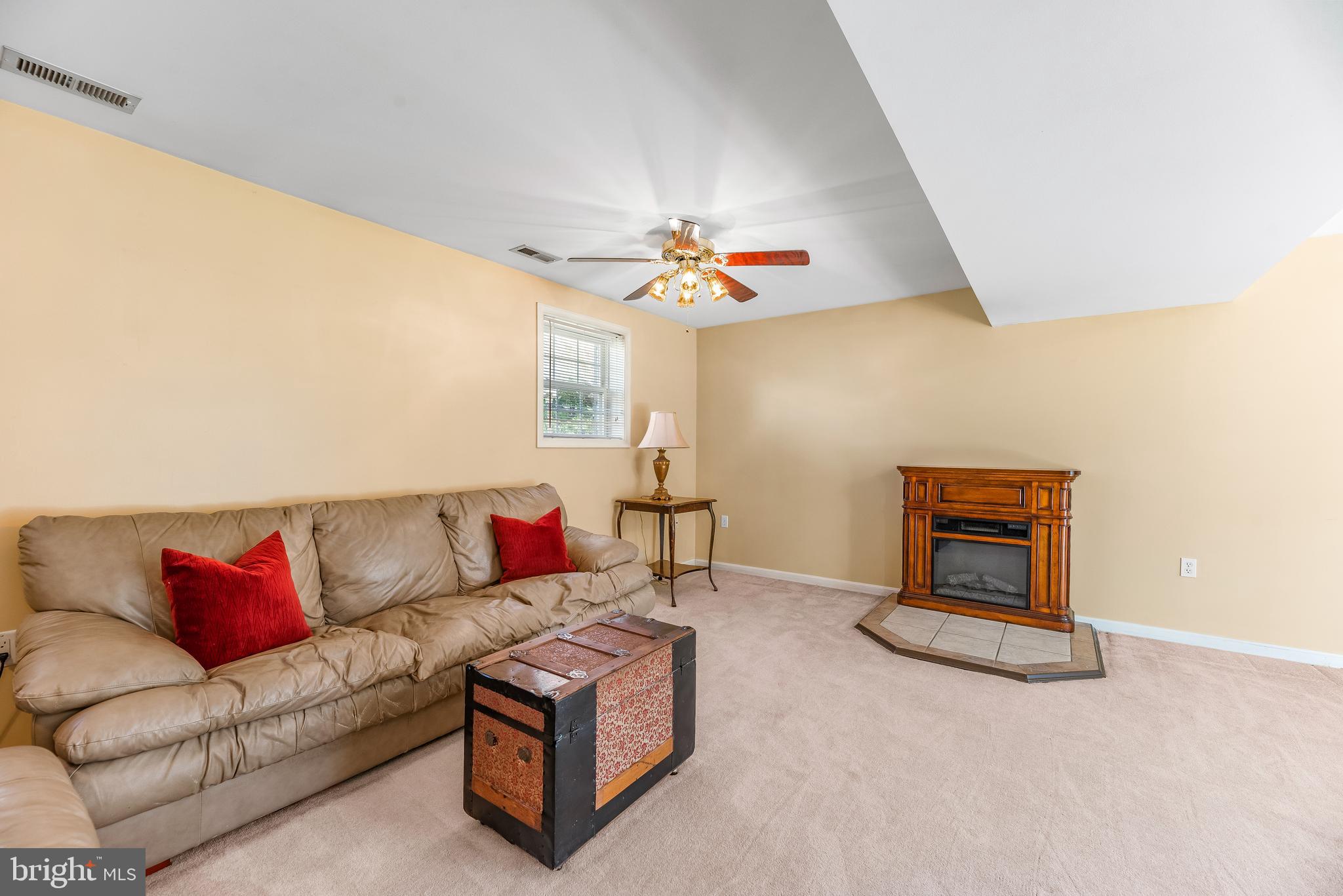 LAUREL RIDGE - Residential