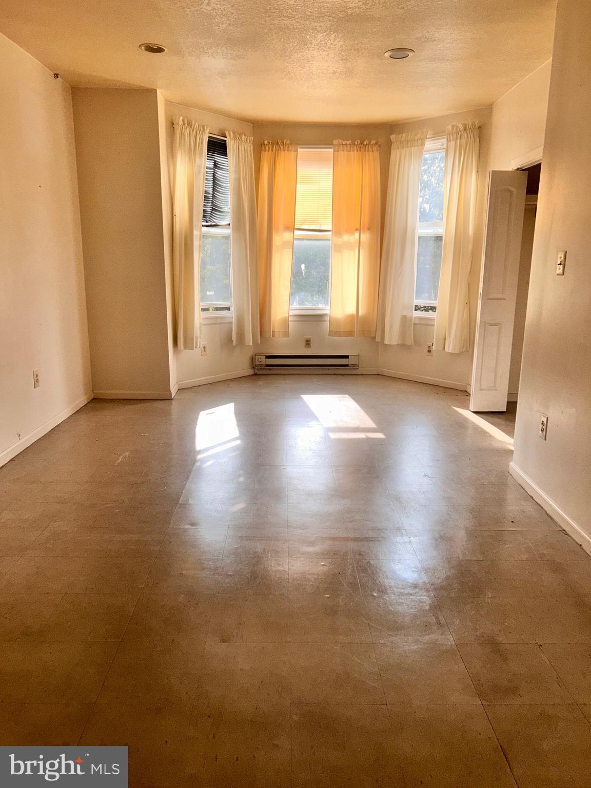 STRAWBERRY MANSION - Residential Lease