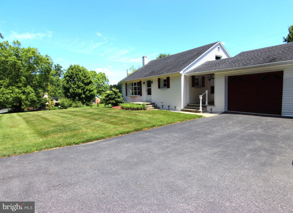 Photo of 151 Dogwood Drive, ALBURTIS, PA 18011 (MLS # PABK2073352)