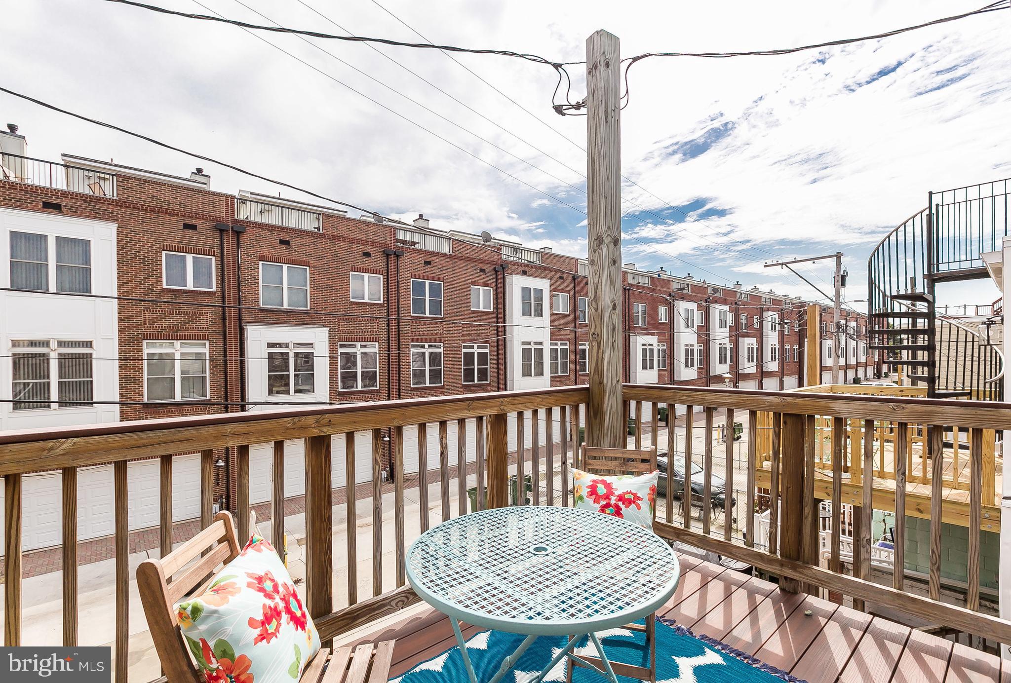 LOCUST POINT - Residential