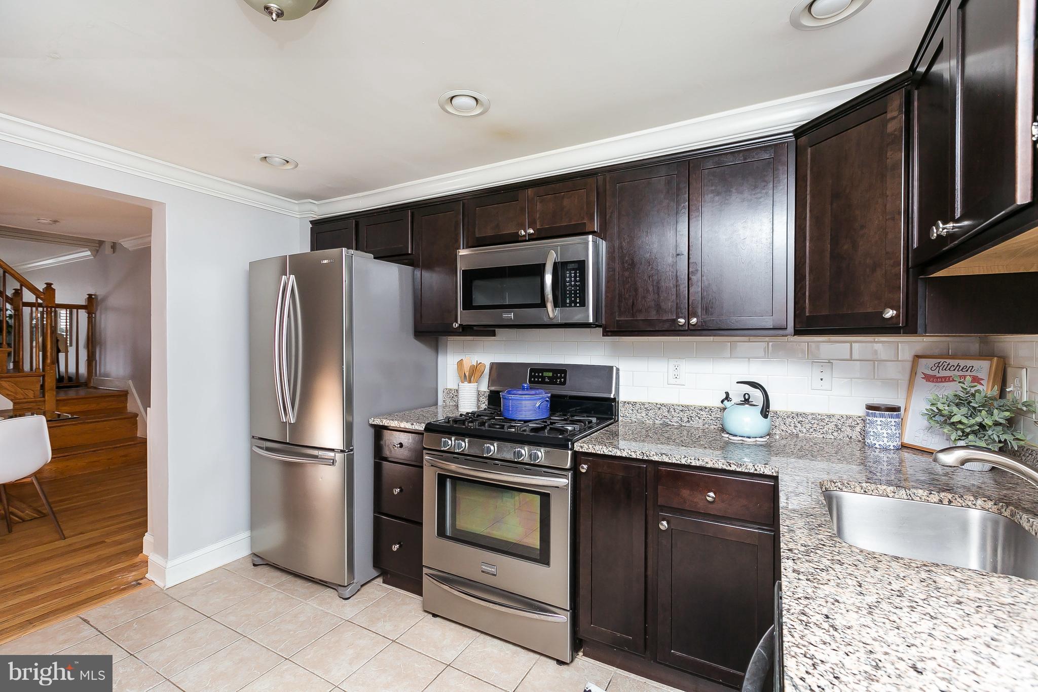 LOCUST POINT - Residential