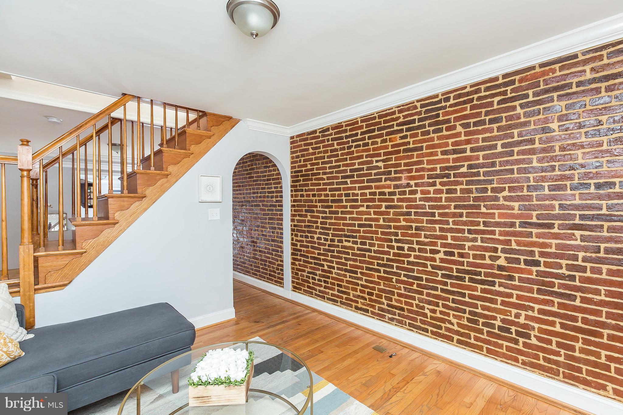 LOCUST POINT - Residential