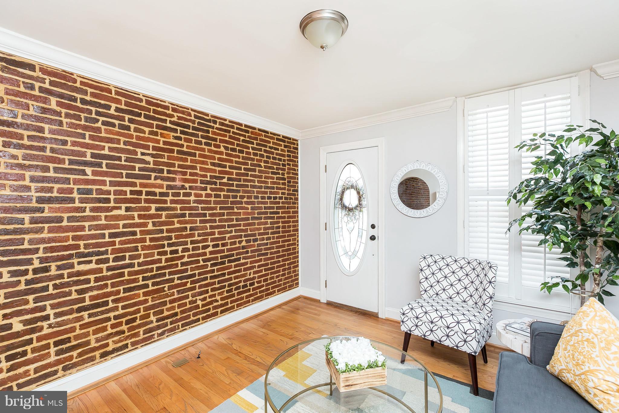 LOCUST POINT - Residential