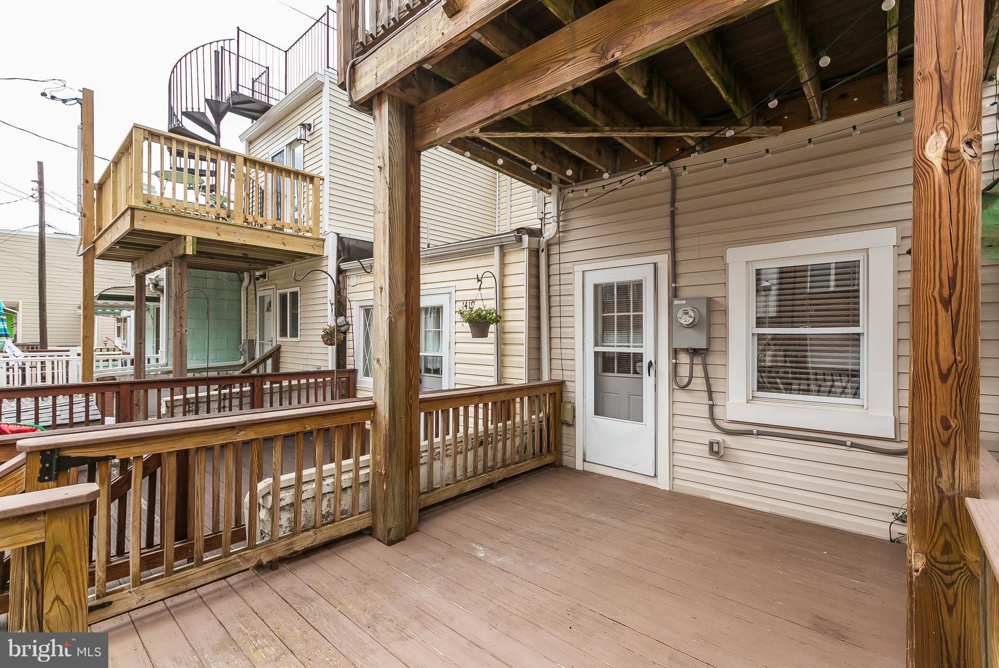 LOCUST POINT - Residential