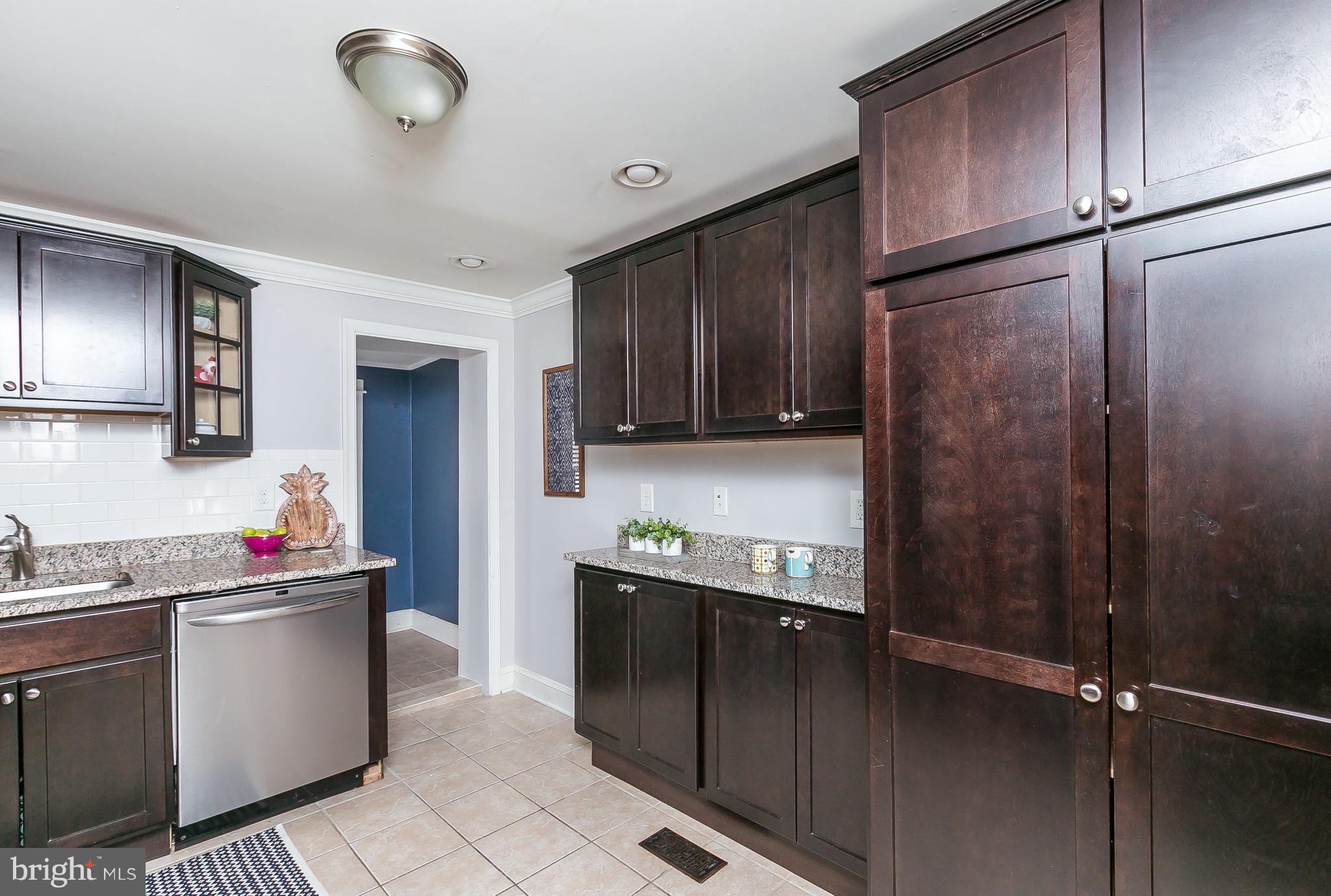 LOCUST POINT - Residential