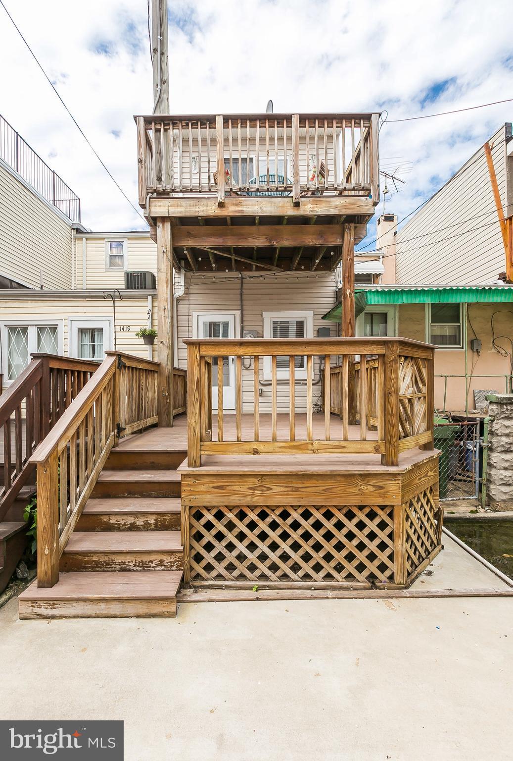 LOCUST POINT - Residential