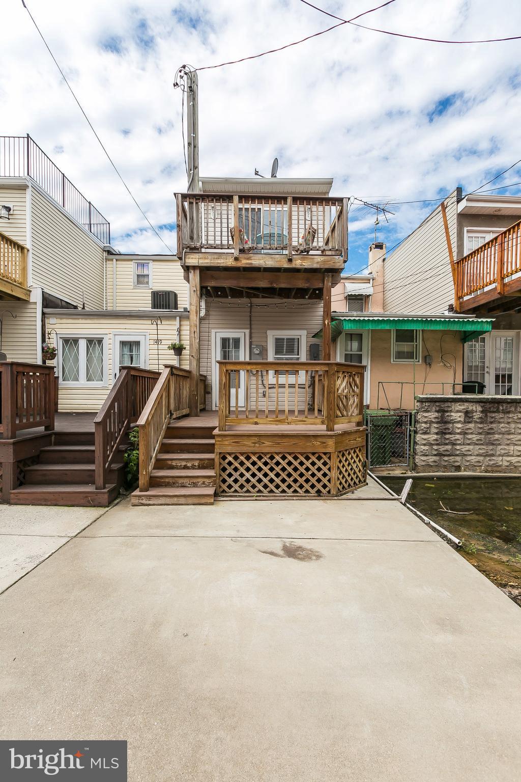 LOCUST POINT - Residential