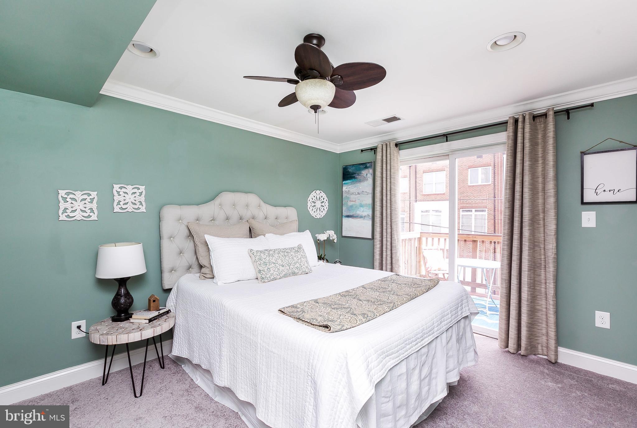 LOCUST POINT - Residential