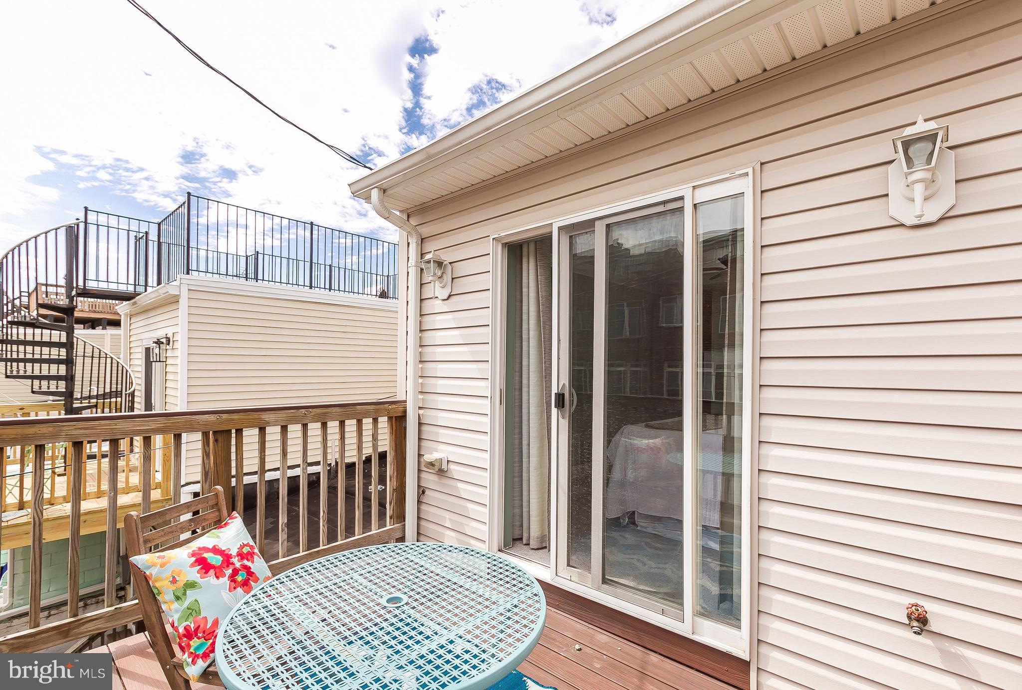 LOCUST POINT - Residential