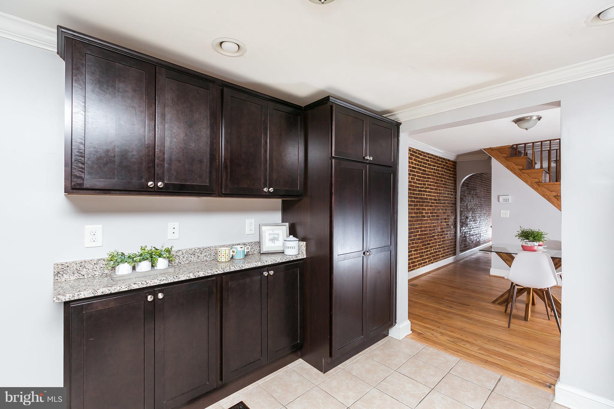 LOCUST POINT - Residential